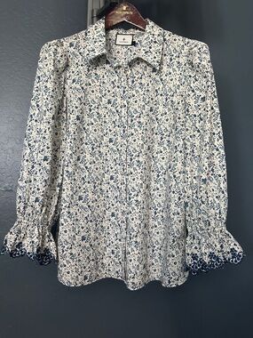 Tuckernuck Cream and Navy Floral Ruffle-Cuff Button-Down Blouse 100% cotton